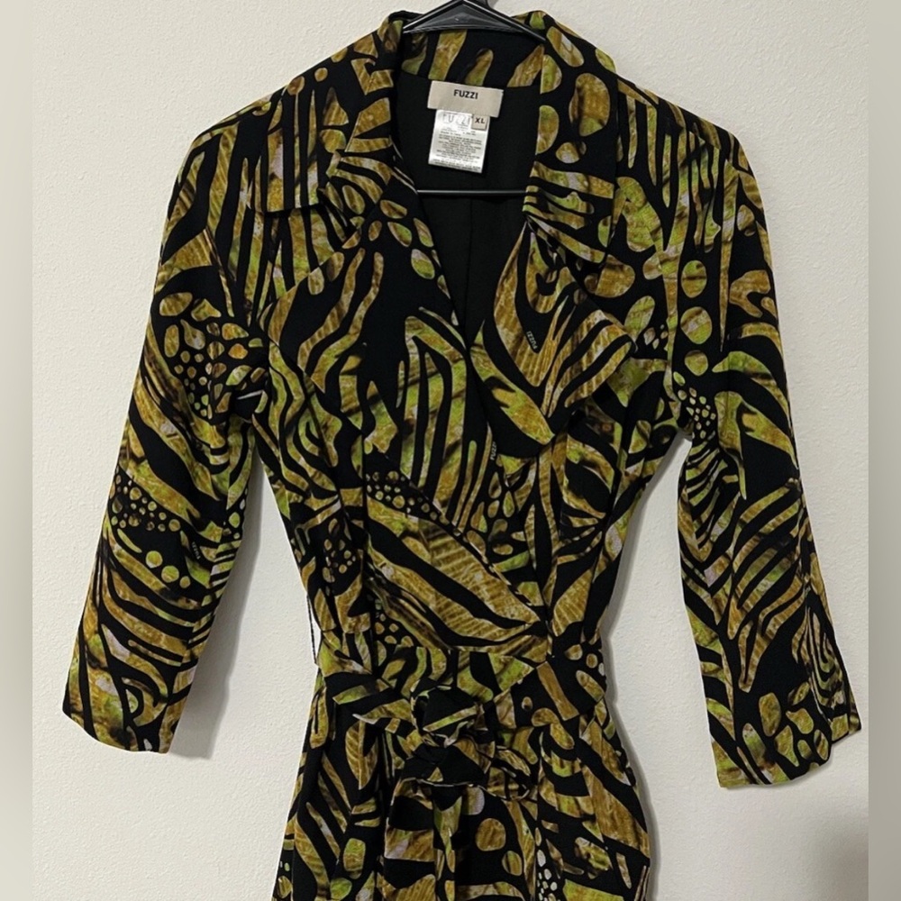 Stylish Long Sleeve Dress with Bold Pattern - Picture 6 of 9